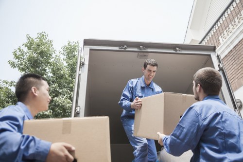 Man and van service in South Wimbledon for local moves